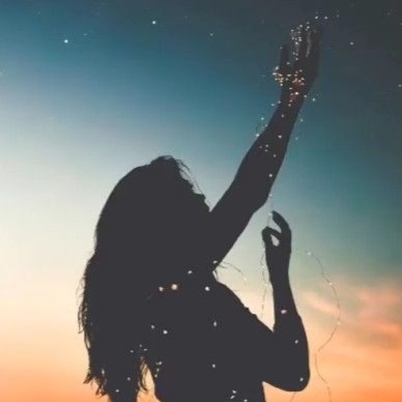 Meet your Posher, Jessica - Picture 1 of 1